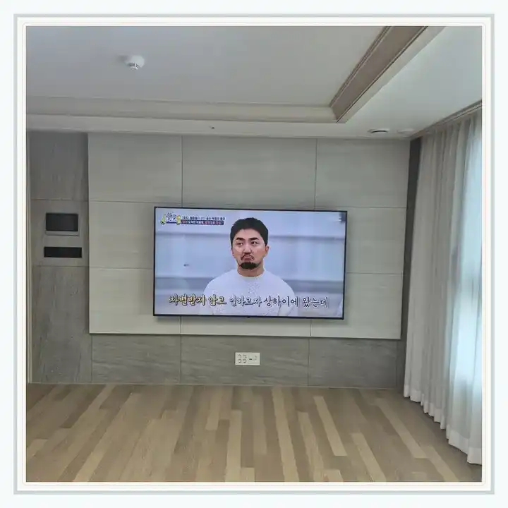 강릉더리브퍼스티지 무타공 벽걸이TV 설치 상담용 브라켓 참고 사진